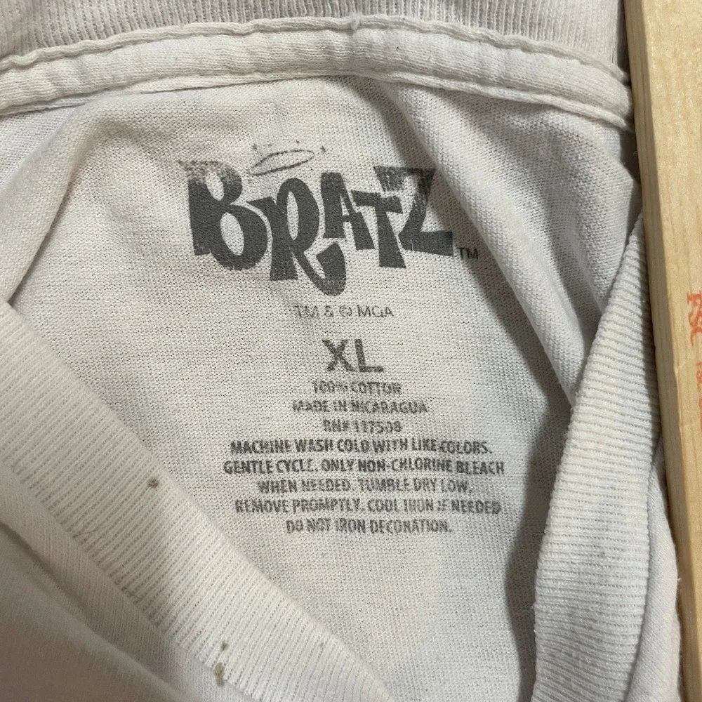 Bratz Xpress Yourself White Graphic Tee Men's XL‎ Short Sleeve - Picture 2 of 4